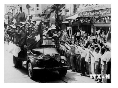 Bài giảng Lịch sử Lớp 9 - Bài 28: Xây dựng chủ nghĩa xã hội ở miền Bắc, đấu tranh chống đế quốc Mĩ và chính quyền Sài Gòn ở miền Nam (1954-1965) (Bản đẹp)